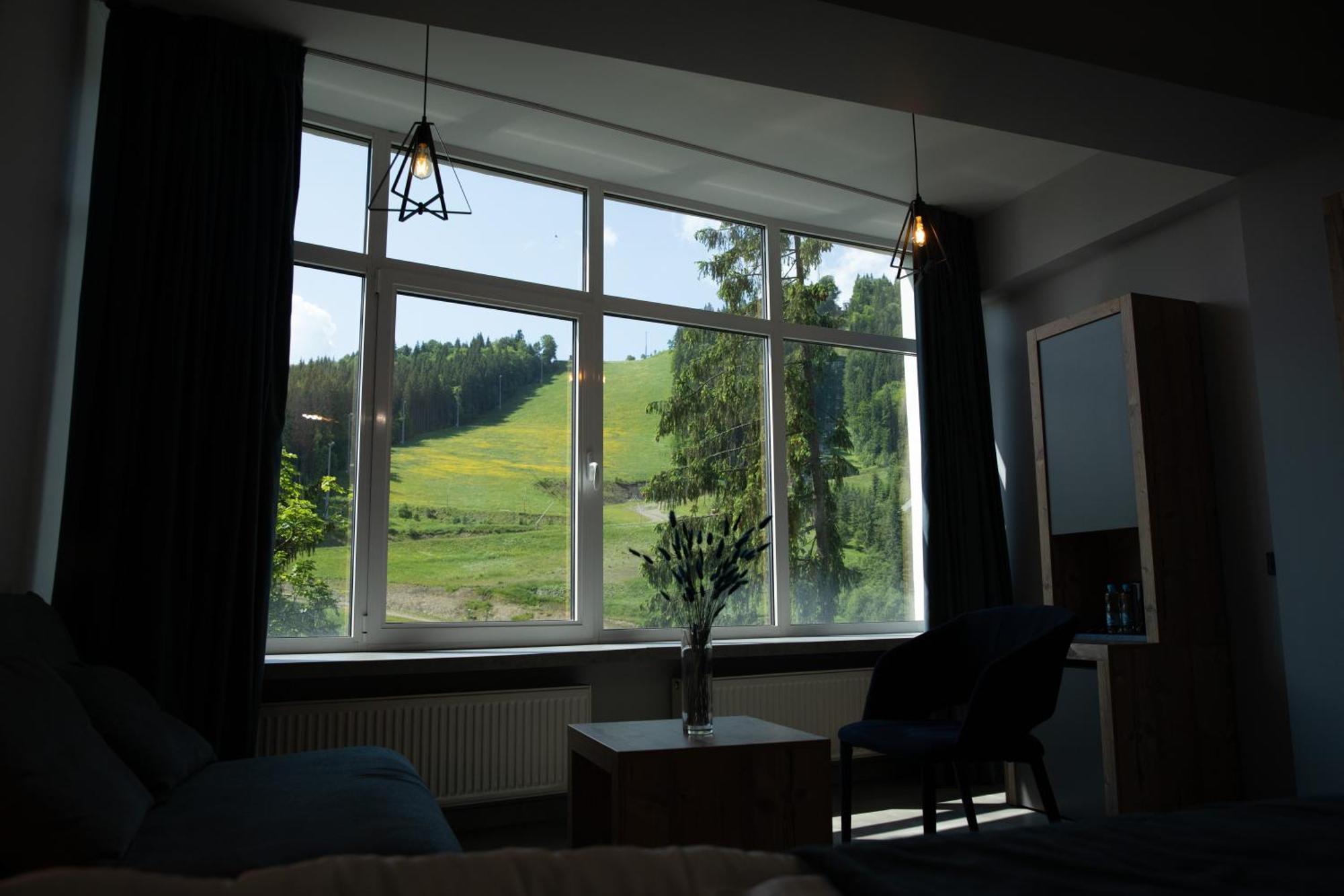 Blue Mountain Hotell Bukovel Exteriör bild