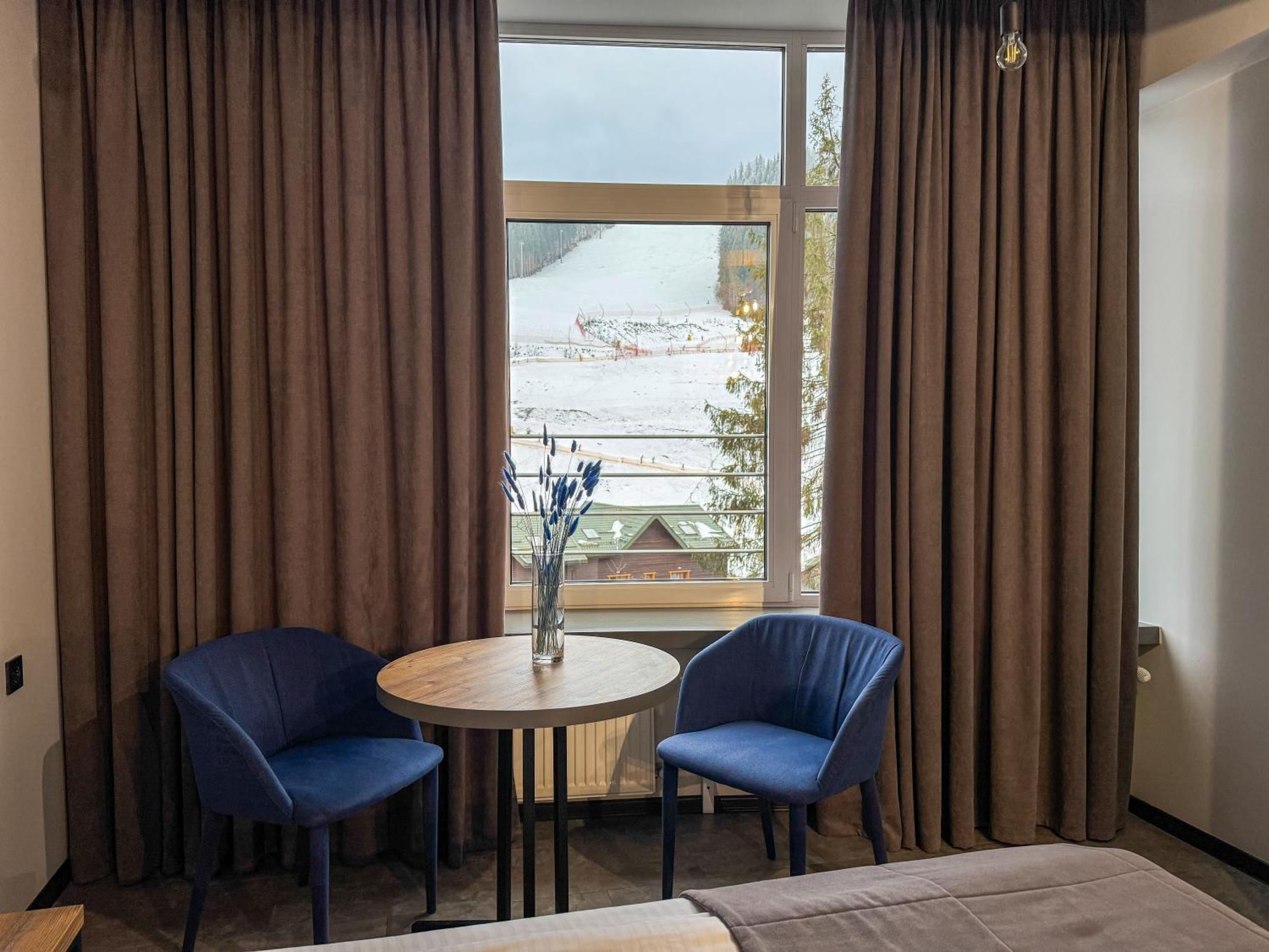 Blue Mountain Hotell Bukovel Exteriör bild